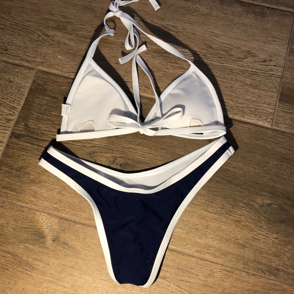 Bikini Set - Picture 2 of 3